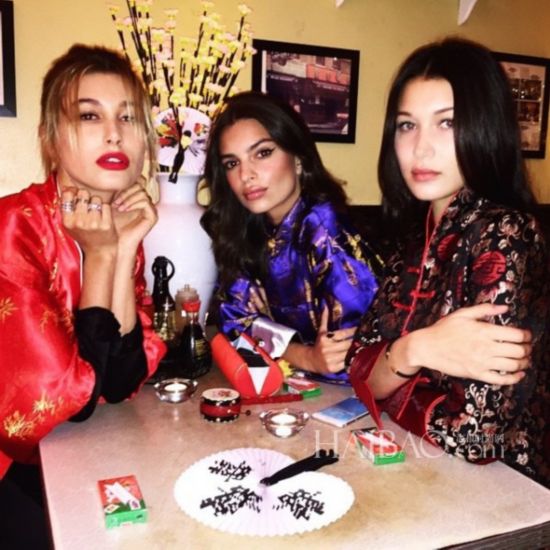 海莉·鲍德温 (Hailey Baldwin) ,艾米丽·拉塔科夫斯基 (Emily Ratajkowski) ,Bella Hadid