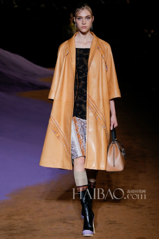 2015�K�L�����ɸ˩P�G���ԹF (Prada) �k�˨q