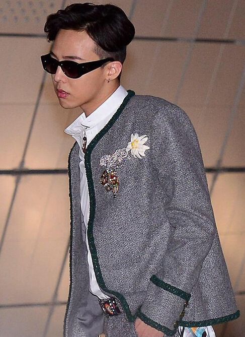 权志龙李钟硕允儿朴信惠现身首尔品牌秀 王思