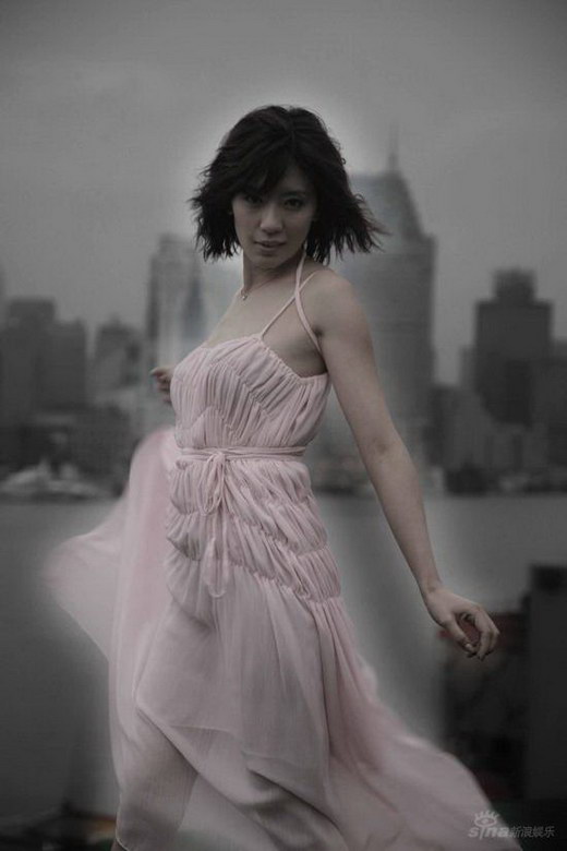 贾静雯怀孕40岁再当妈 贾静雯年轻时照片盘点