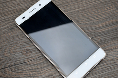 最靠谱的百元机对比 魅蓝PK荣耀畅玩4C