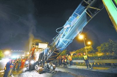 莲花池西路开始大修 夜间施工不断路