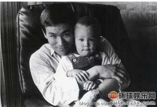 李小龙李国豪父子生前合影