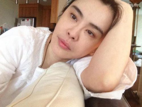 王祖贤加拿大路边玩ipad 吸引身边尼姑围观