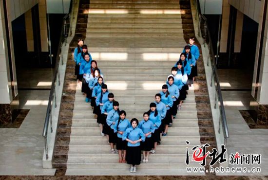 河北农业大学研究生拍摄创意毕业照 致青春 (图