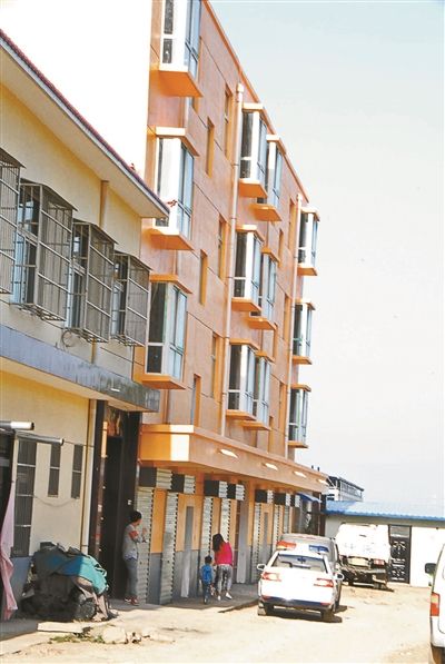 暴打男童病人家属:3年只1个治疗名额 有更困难