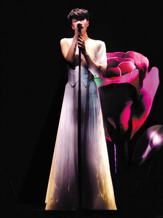 王菲邓丽君隔空对唱《清平调》 版税悉数做公