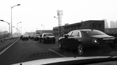 亿元迎亲车队PK富二代直升机接亲 安徽富豪演