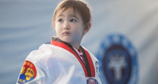 《爸爸回来了2》首播 甜馨曝神句东北腔:哎呦