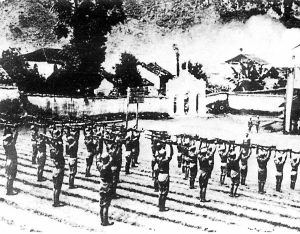 1943年10月，中國遠征軍第二次入緬作戰。圖為在雲南新凱附近加緊訓練的遠征軍。