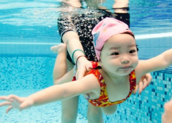 傲视全球的顶级婴幼儿游泳是怎样炼成的