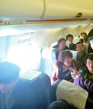 盘点擅开飞机舱门事件:男子开门称想透透气\/