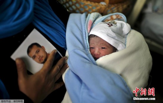 囚犯狱中运出精子 妻子加沙成功怀孕产下男孩