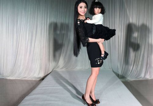 疯狂猜图 巴宝利_巴宝莉走秀款双肩包包图片