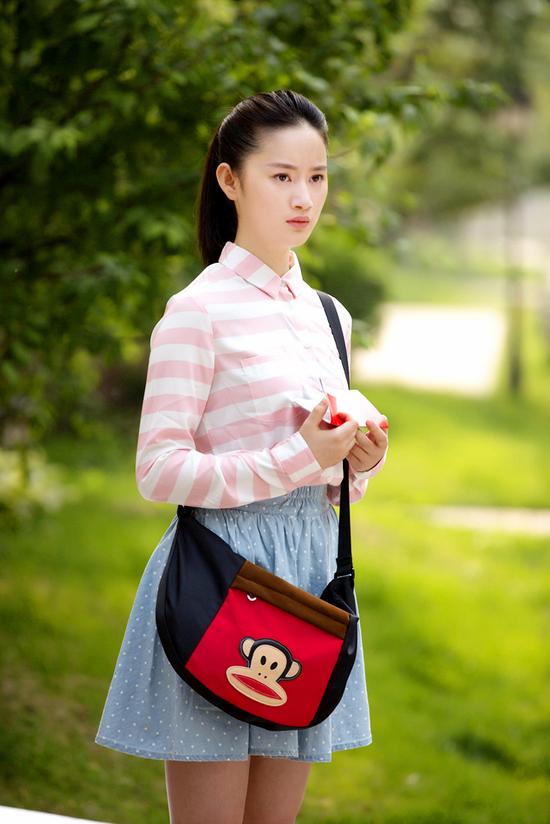 郭晓婷《虎妈猫爸》饰演小赵老师 蠢萌可爱逗