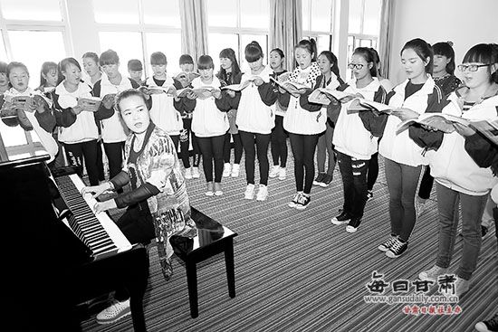 泾川县职教中心幼师班进行声乐教学(图)