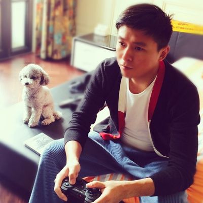 朱雨辰携家属巴七出境 父子神同步