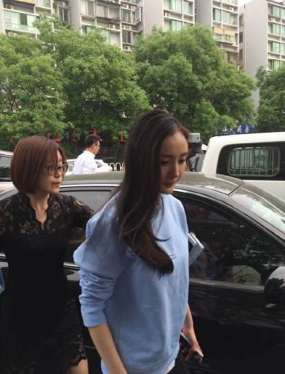 杨幂就不雅视频报案 李小璐同遇此类事件