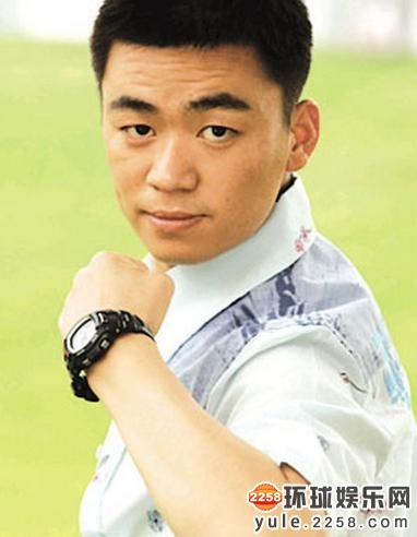 杨幂暗恋谢霆锋 揭十大当红明星青涩暗恋史