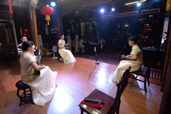 ������Ȫ��Ϊ���籣����һ�Ź����Ļ���Ƭ������������-������-��