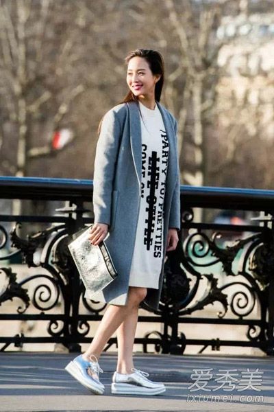 张钧宁气质街拍 示范上班族春夏装搭配(组图)
