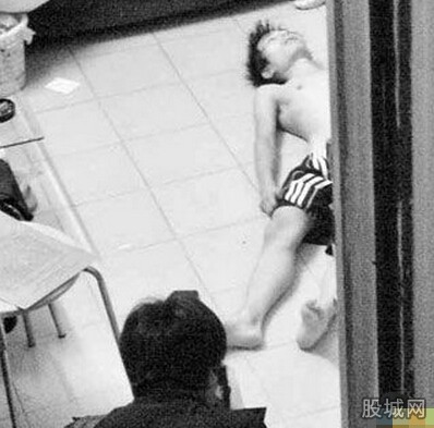 少女與男友裸死浴室 网友:鸳鸯浴可不是这么洗的