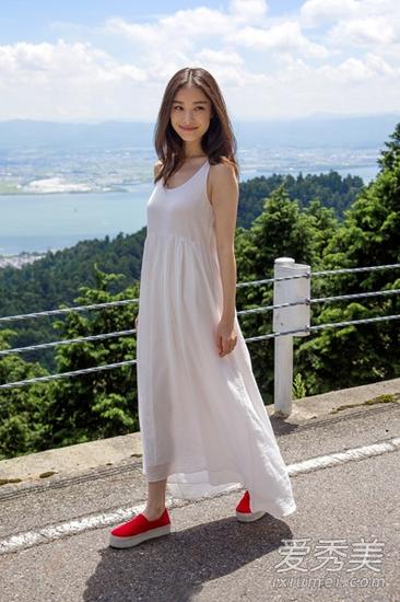 ����9
