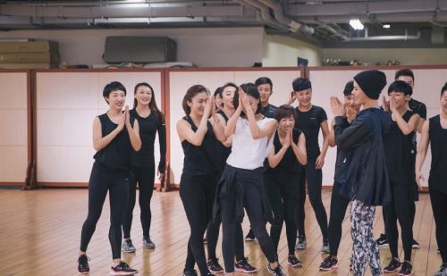 王珞丹晒跳爵士舞美照(图)