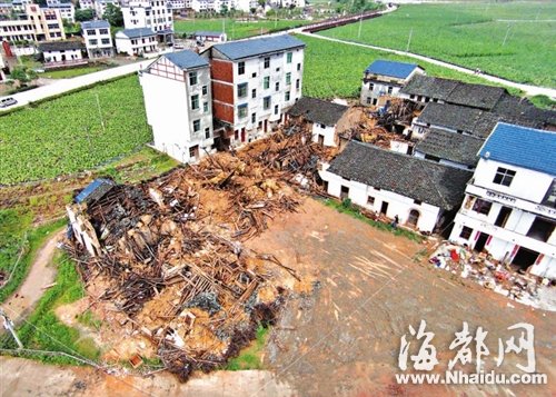 福建灾情较严重地区洪水刚退 暴雨再度来袭(组
