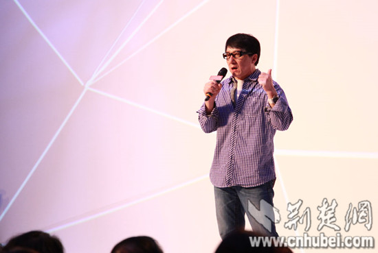 成龙影视传媒学院武汉揭幕 张国立冯小刚徐帆