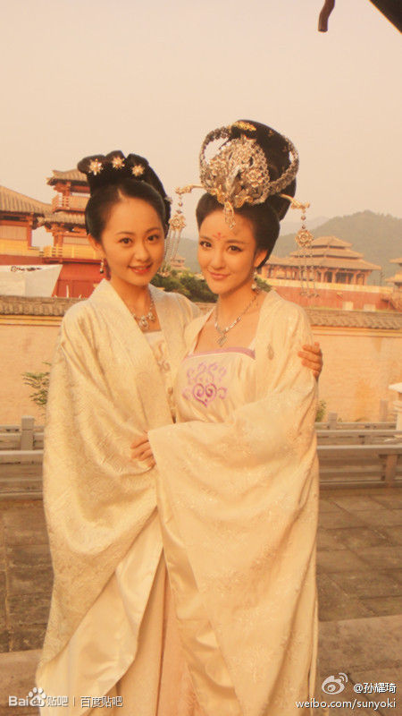 杨幂唐嫣戚薇姚晨 明星合照各个有心机