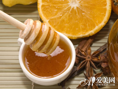 睡前喝蜂蜜水长胖又蛀牙 喝蜂蜜水的8大禁忌-