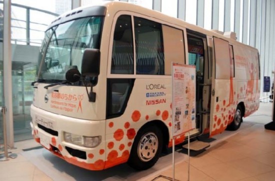 日本3·11地震受灾地千人使用美容室巴士
