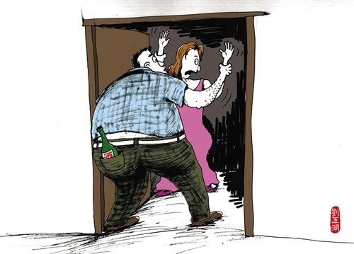 女子借住老板家中酒后遭强奸 女性需提高安防