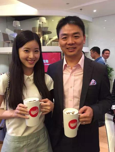 网曝<em>刘强东</em>和<em>奶茶妹</em>拍<em>婚纱照</em> 细数2人恋爱历程