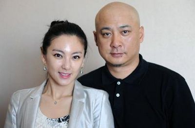 张雨绮系80后女星，而王全安则为60后老男人，两人相差21岁多，是名副其实的“父女恋”。