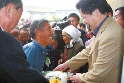 道德模范李江福：凭良心筑起千栋“诚信大厦”