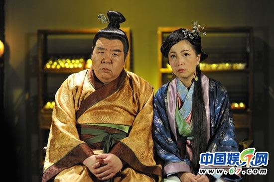 经典影视剧主演爱搞笑 唐嫣斗鸡眼PK孙俪松鼠