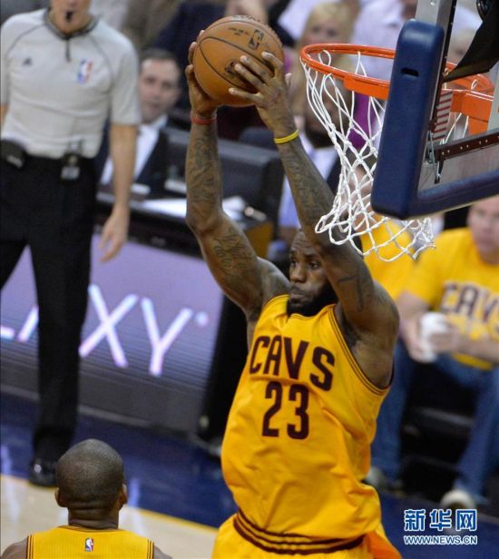 NBA季后赛:骑士胜老鹰