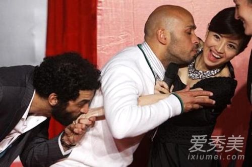 杨幂范冰冰 被男人突然强吻的10大女星