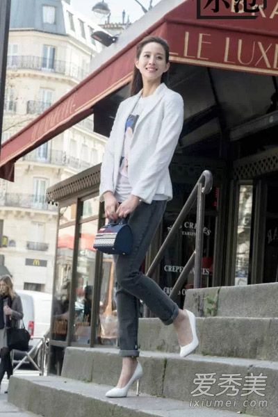 张钧宁气质街拍 示范上班族春夏装搭配