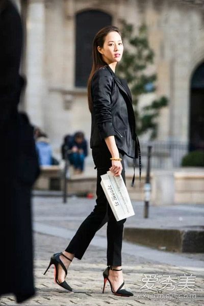 张钧宁气质街拍 示范上班族春夏装搭配