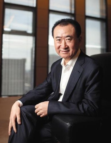 王健林PK刘益谦 谁距离广场舞大妈最远