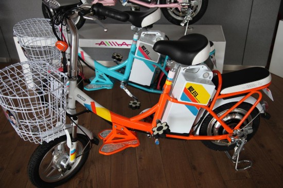 精品源自质量 爱玛电动车电池耐用成就第一品