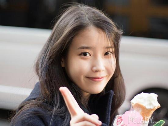 IU妹纸傲娇卷发扮高冷 变身磨人小妖精- Micro