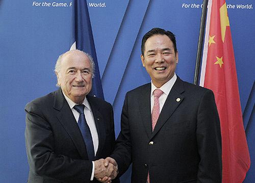 蔡振华会晤布拉特 足协与FIFA签署合作计划