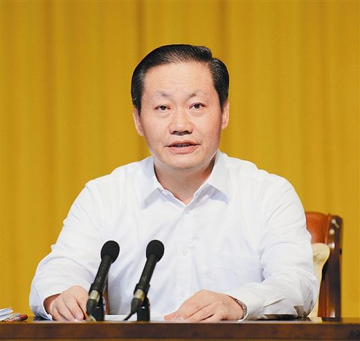 全力推动服务业大发展 打好产业转型升级攻坚