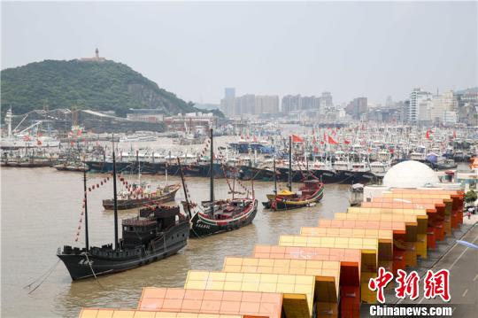 浙江舟山全面进入休渔期 6000余艘渔船伏季休渔