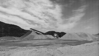 连江浦口镇百亩堆砂场非法占用海域 已达4年之