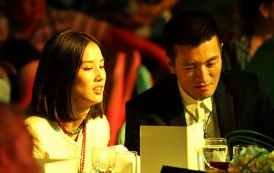 杨子承认有一儿一女愧对黄圣依 黄圣依回应私